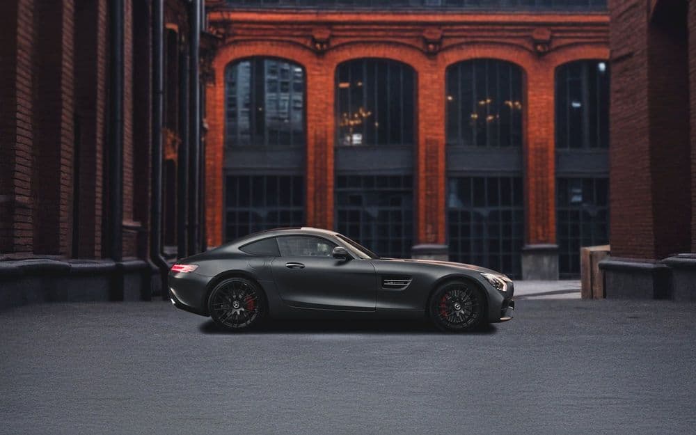 Mercedes AMG GTS боковой вид премиального спортивного купе