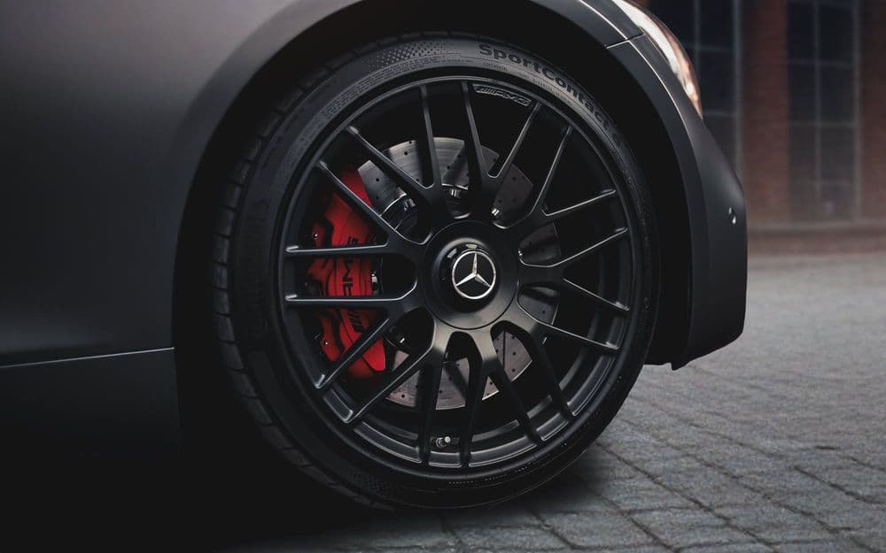 Колесные диски Mercedes AMG GTS крупным планом
