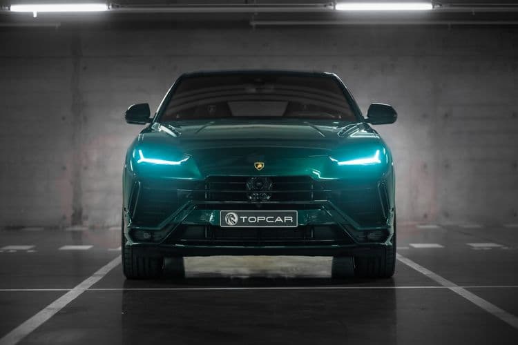 Lamborghini Urus в аренду в Москве — вид спереди на премиальный SU