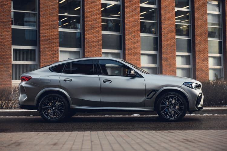 BMW X6 M Competition купе-кроссовер премиум-класса в аренду