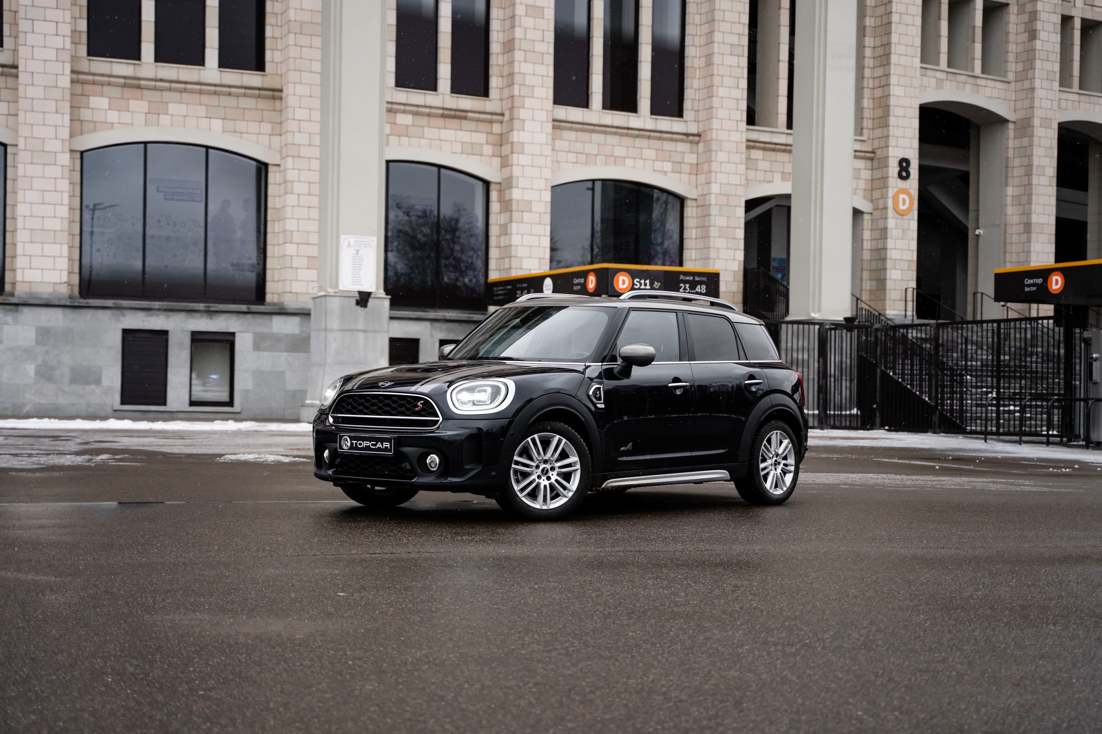 Аренда CountryMan Cooper S в Москве без водителя посуточно.