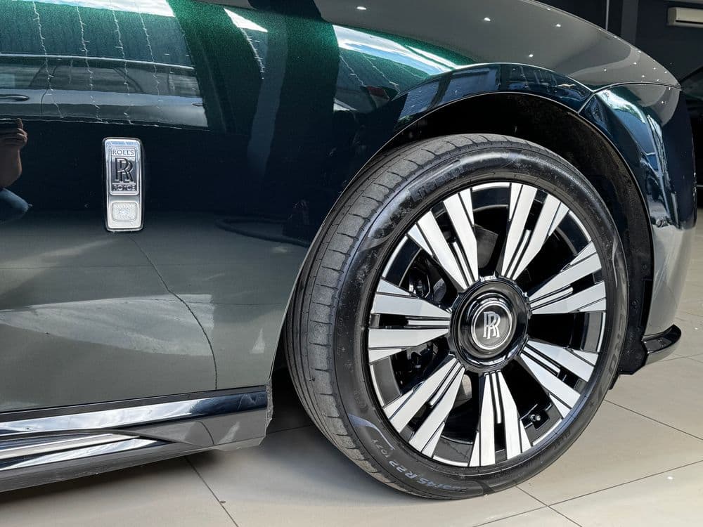 Фирменные колёсные диски Rolls-Royce Spectre