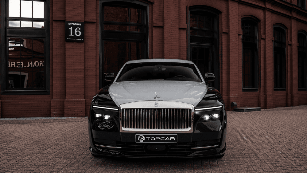 Аренда Rolls-Royce Spectre в Москве — вид спереди
