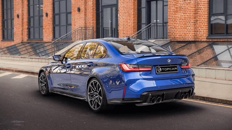 BMW M3 Competition G80 внешний вид синего спортивного автомобиля