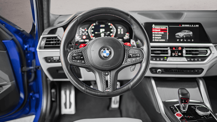 Передняя панель BMW M3 Competition G80 интерьер автомобиля