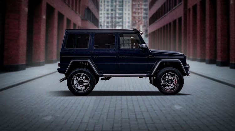 Mercedes G500 4x4 боковой вид премиального внедорожника