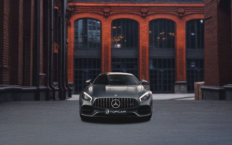 Mercedes AMG GTS вид спереди спортивное купе для аренды в Москве