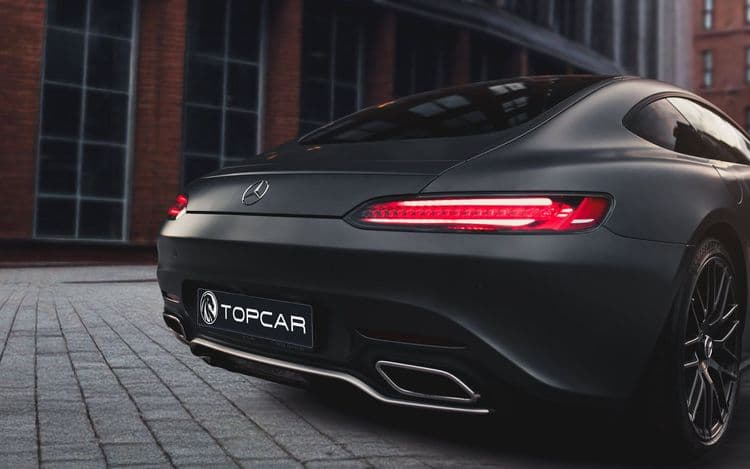 Выхлопная система Mercedes AMG GTS крупным планом