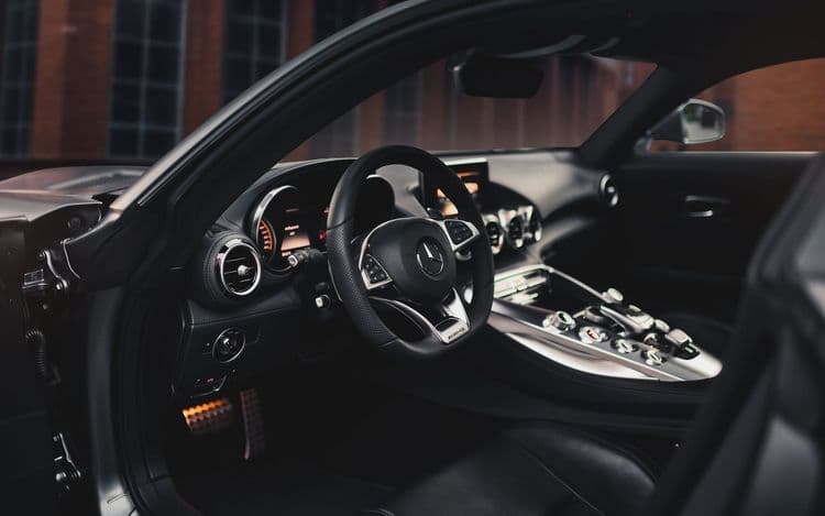 Интерьер Mercedes AMG GTS салон спортивного купе
