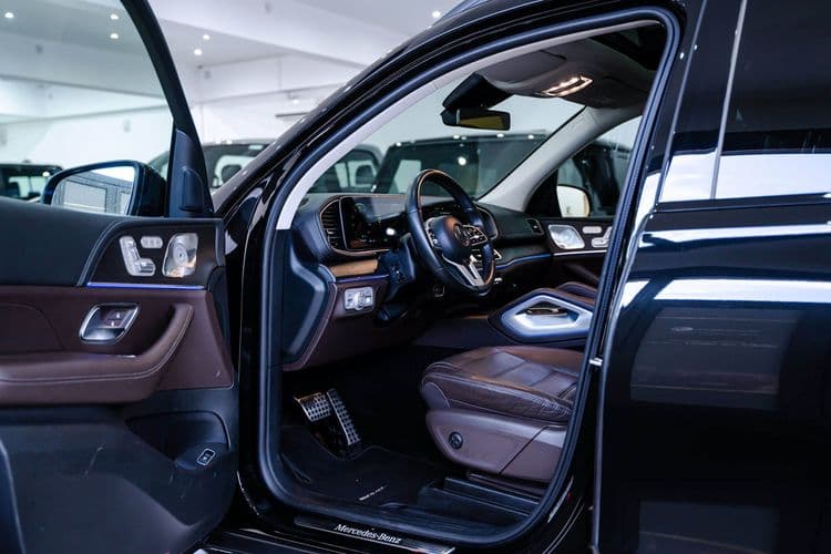 Mercedes-Benz GLS 450 премиальный семейный внедорожник в аренду