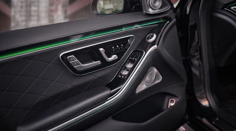 Mercedes W223 Brabus интерьер с премиальной отделкой салона