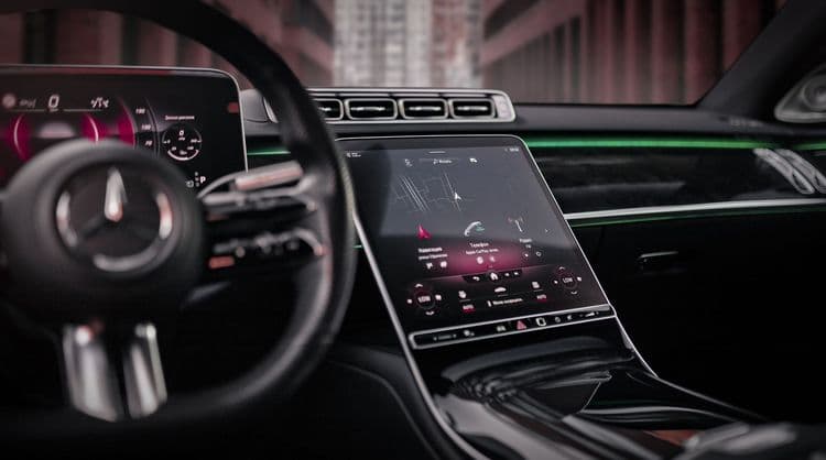 Передняя панель Mercedes W223 Brabus интерьер автомобиля