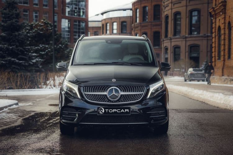 Mercedes V250 вид спереди премиальный минивэн для аренды в Москве